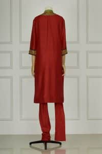 Red embroidered kurta set by Sabyasachi (3)