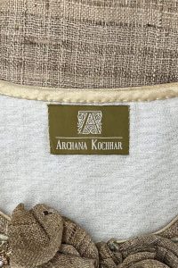 Neutral embroidered kurta set by Archana Kochhar (4)