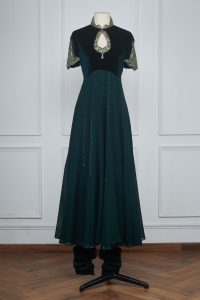 Green embroidered anarkali set by Tarun Tahiliani (2)