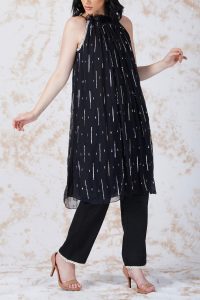 Black sequinned halter kurta set (2)