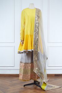 Yellow panelled kurta set (1)