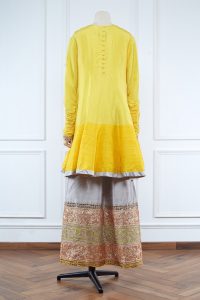 Yellow panelled kurta set (3)