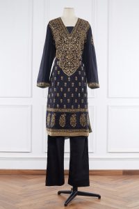 Black floral and paisley embroidered kurta set by Ritu Kumar (2)