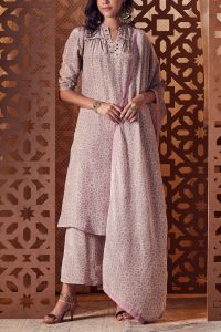 Lilac geometric floral printed kurta set by Charkhee (1)