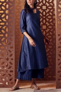 Navy blue gem embroidered kurta set by Charkhee (2)