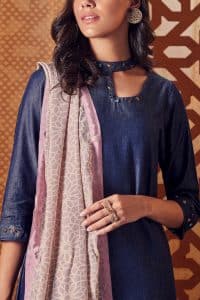 Navy blue gem embroidered kurta set by Charkhee (4)