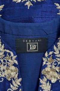 White floral embroidery lehenga set by Debyani (3)