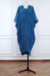 Blue checkered dyed kaftan by Jayati Goenka (1)