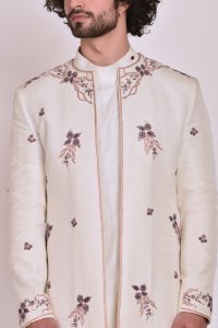 Ivory floral embroidered jacket set by Jatin Malik (3)