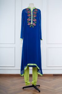 Blue floral embroidery kurta set by Manish Arora (2)