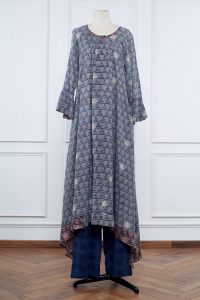 Grey and blue geometric printed kurta set by Jayati Goenka (1)