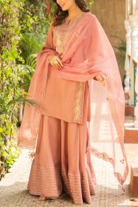 Pink pearl embellished sharara set by Ajiesh Oberoi (2)