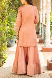 Pink pearl embellished sharara set by Ajiesh Oberoi (3)