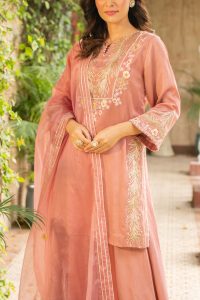 Pink pearl embellished sharara set by Ajiesh Oberoi (4)