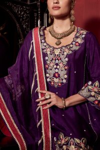 Purple floral embroidery kurta set by Ajiesh Oberoi (4)