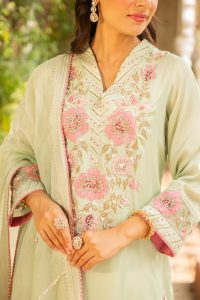 Sea green embroidery kurta set by Ajiesh Oberoi (4)