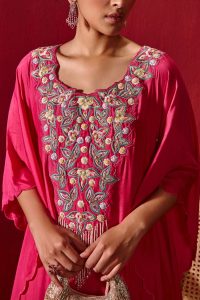 Rani pink floral embroidered kaftan set by Ajiesh Oberoi (3)